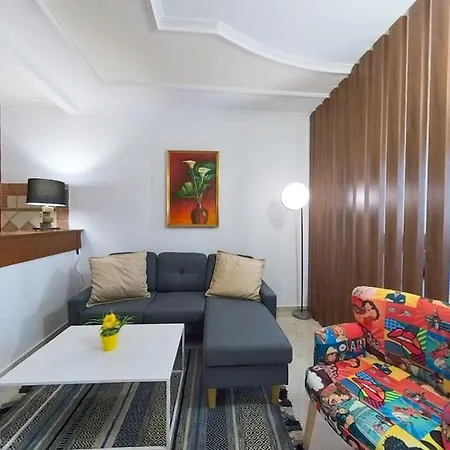 Nancy & Kira Cozy דירה שקודר